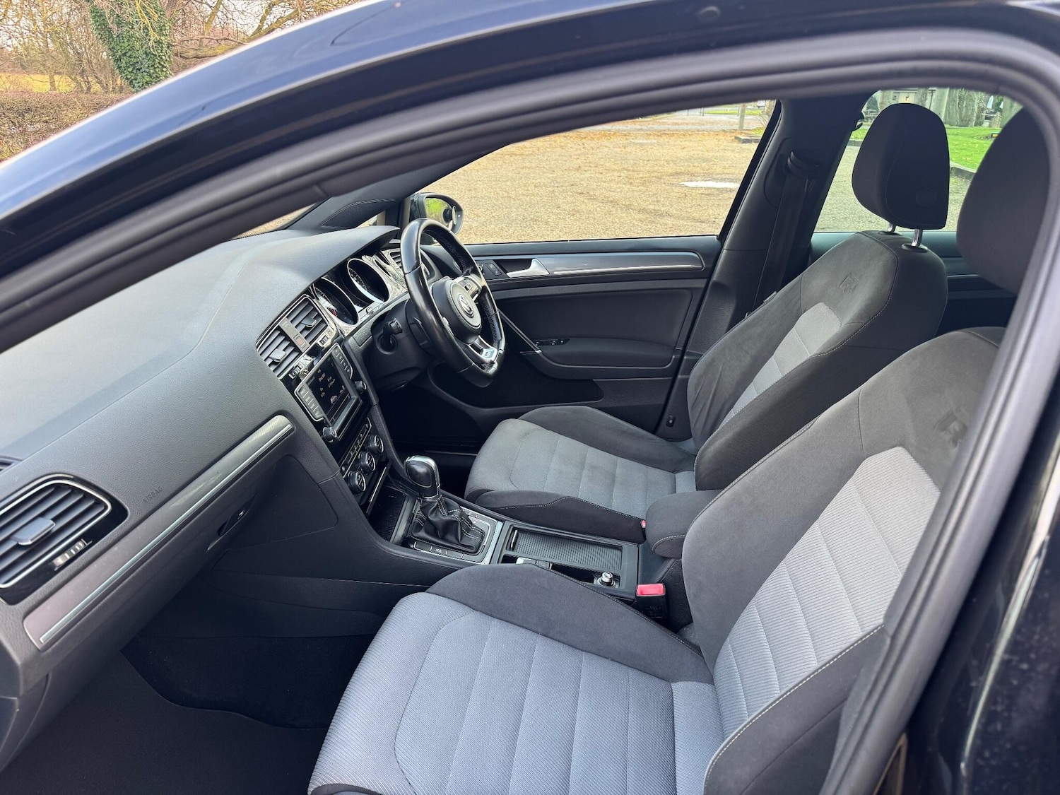 Used Volkswagen Golf 2016 for sale - 76927044: Photo 23