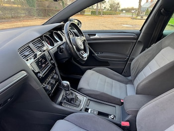 Used Volkswagen Golf 2016 for sale - 76927044: Photo