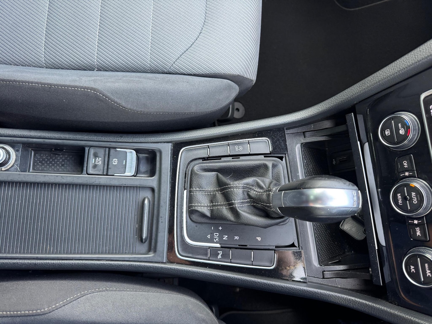 Used Volkswagen Golf 2016 for sale - 76927044: Photo 31