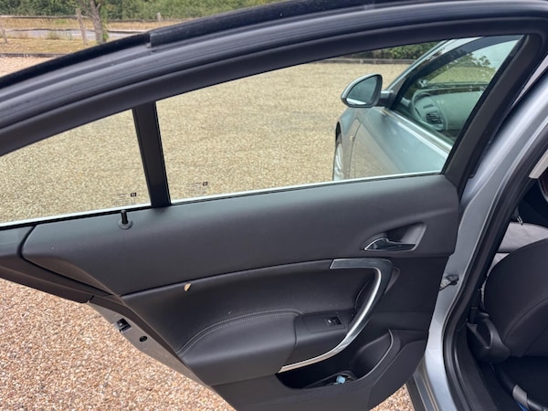 Used Vauxhall Insignia 2011 for sale - 75646850: Photo 21