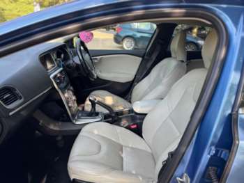 Used Volvo V40 2015 for sale - 74989986: Photo
