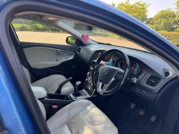 Used Volvo V40 2015 for sale - 74989986: Photo