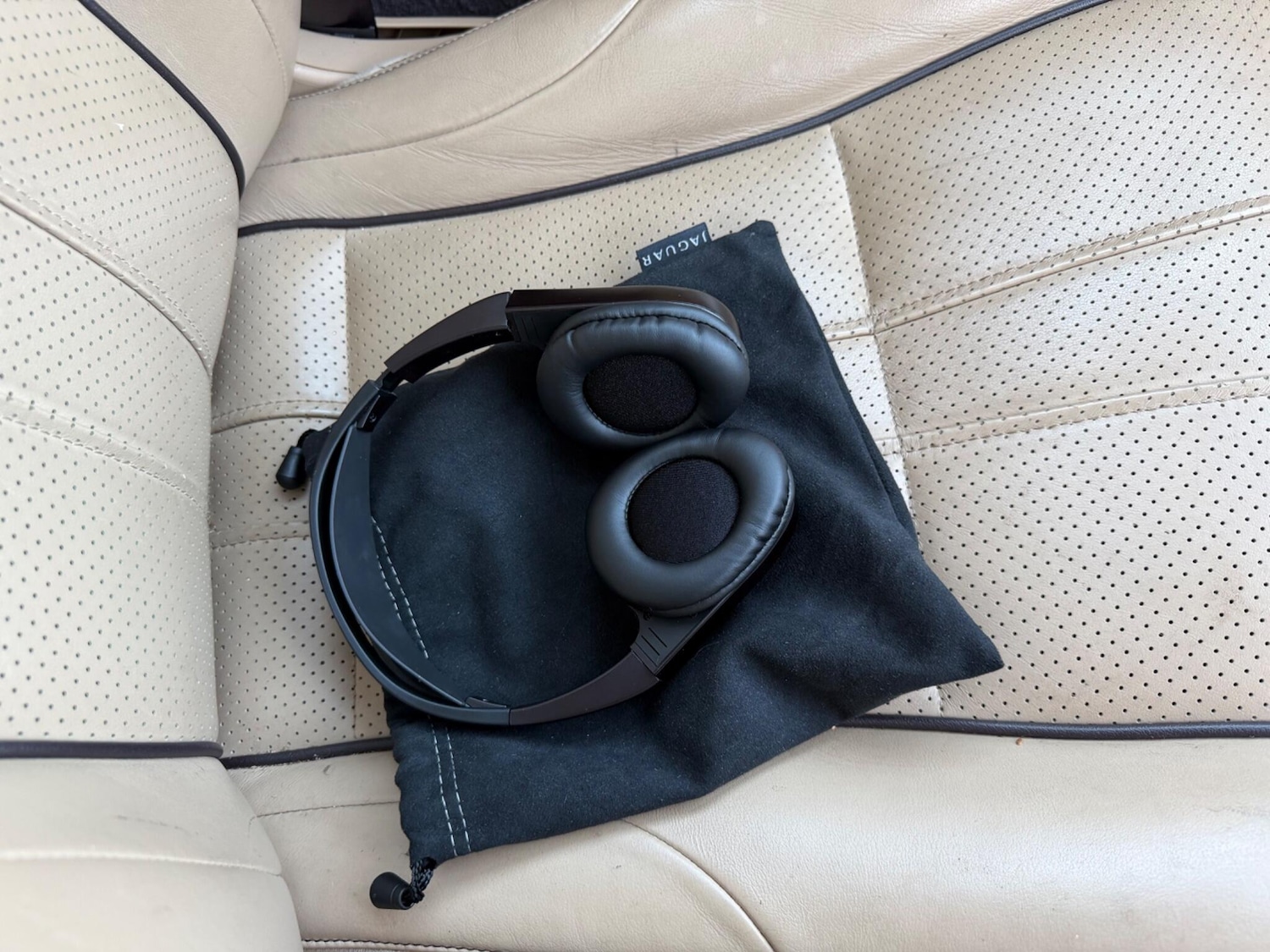 Used Jaguar XJ 2011 for sale - 77838915: Photo 32