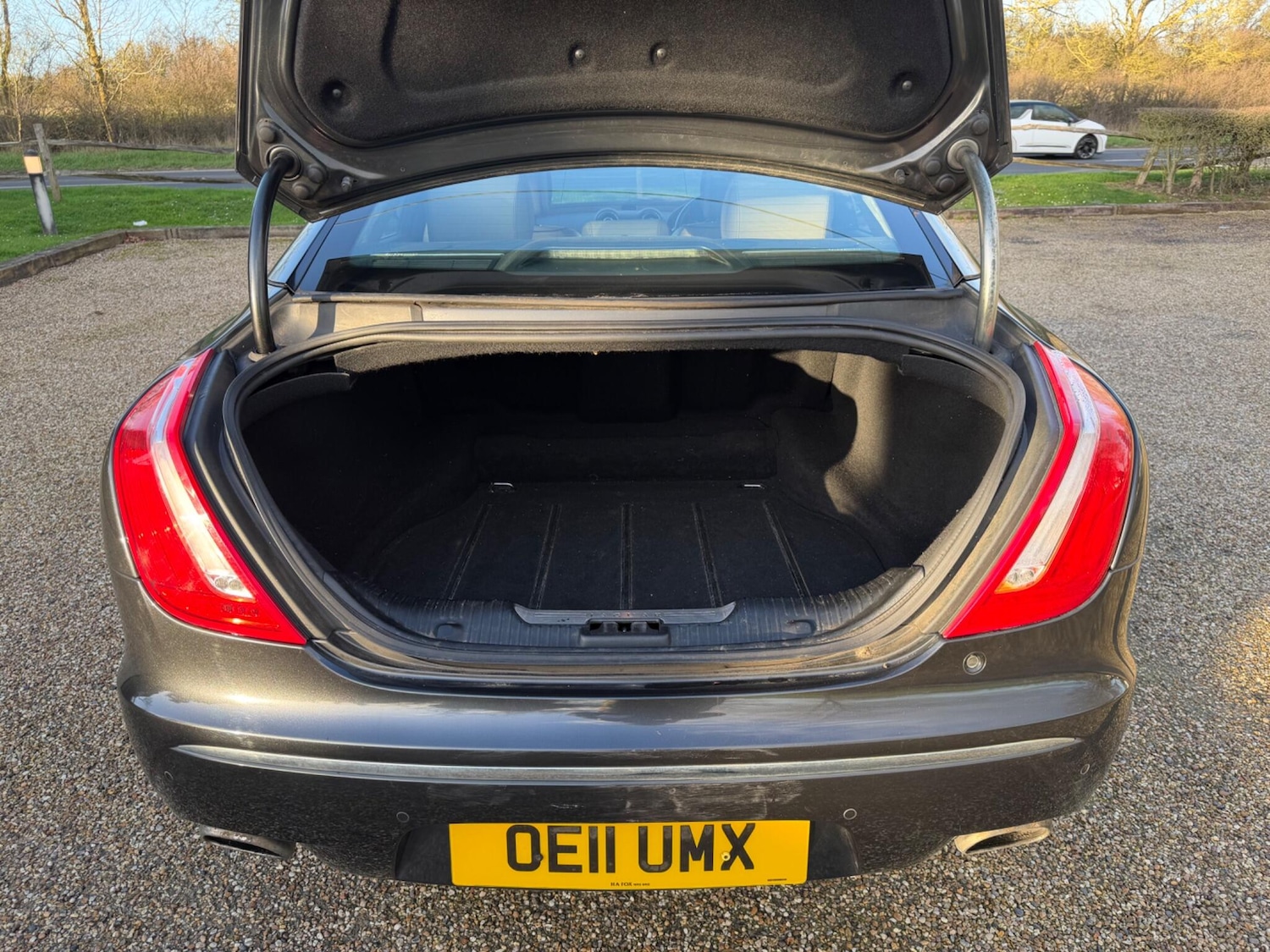 Used Jaguar XJ 2011 for sale - 77838915: Photo 33