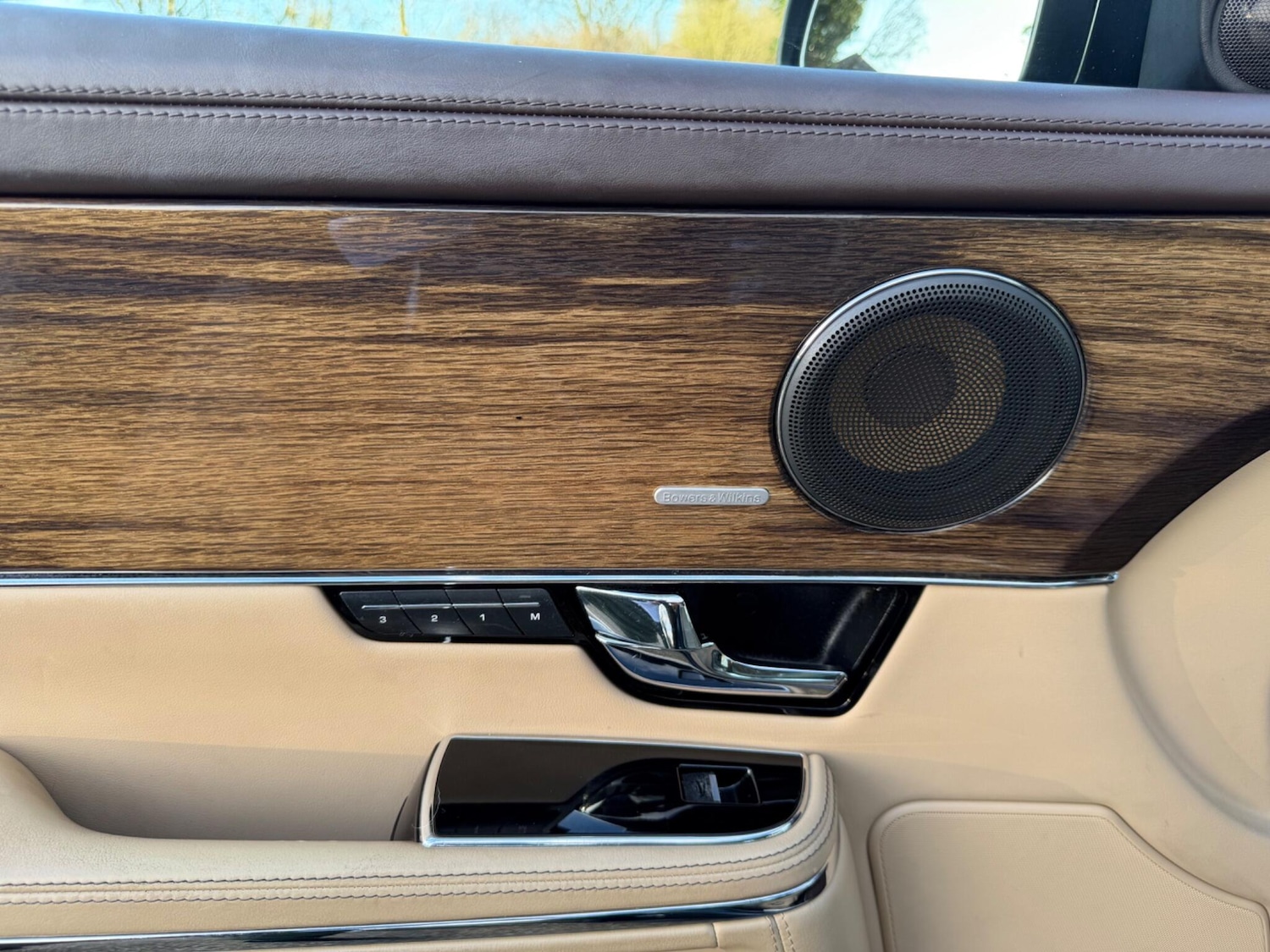 Used Jaguar XJ 2011 for sale - 77838915: Photo 39