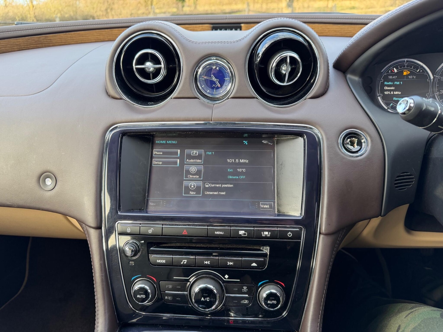 Used Jaguar XJ 2011 for sale - 77838915: Photo 4