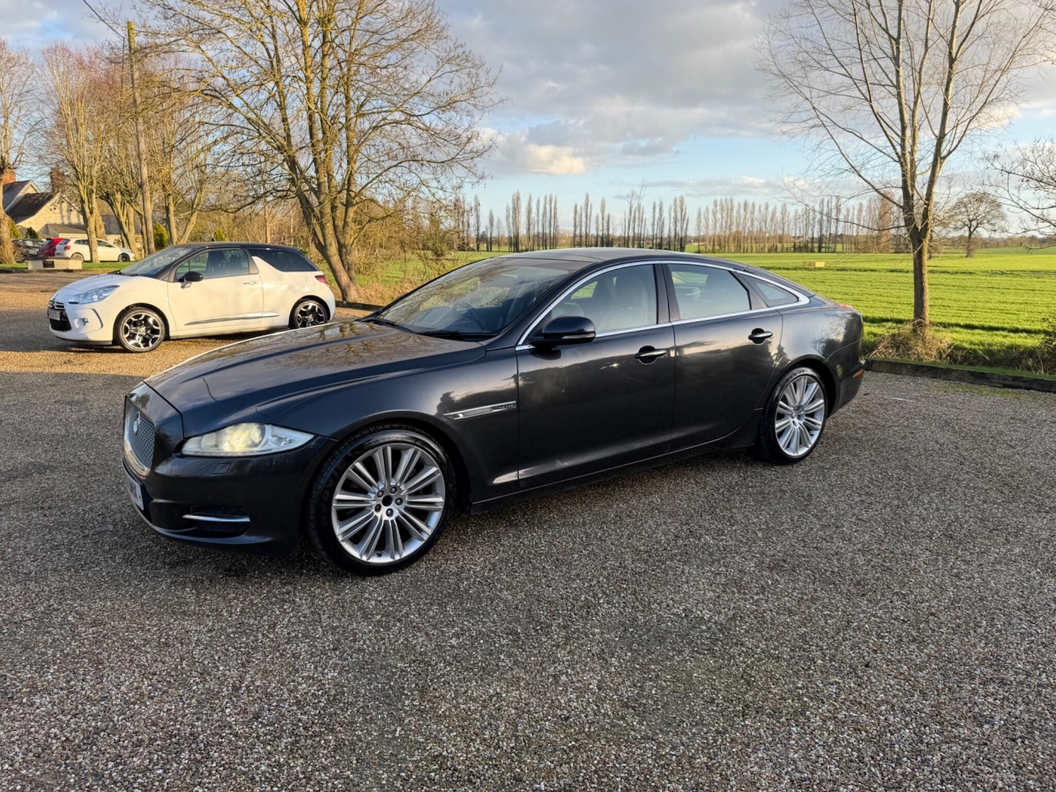Used Jaguar XJ 2011 for sale - 77838915: Photo 5