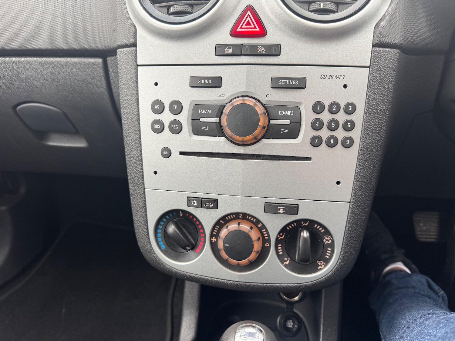 Used Vauxhall Corsa 2008 for sale - 77190943: Photo 23