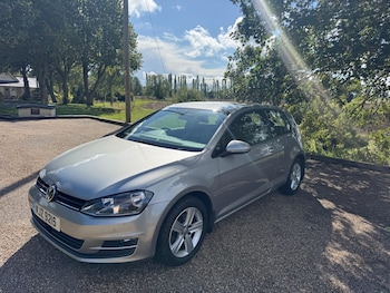 Volkswagen - Golf
