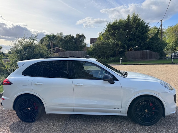 Used Porsche Cayenne 2015 for sale - 75977891: Photo 11