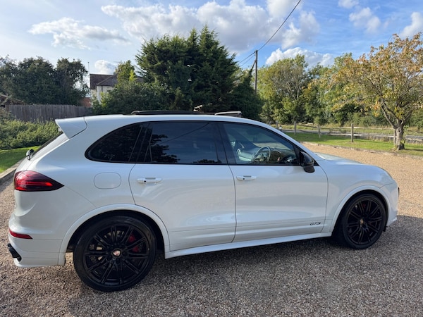 Used Porsche Cayenne 2015 for sale - 75977891: Photo 15