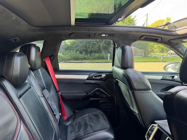 Used Porsche Cayenne 2015 for sale - 75977891: Photo 26
