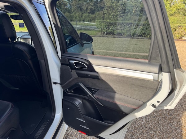 Used Porsche Cayenne 2015 for sale - 75977891: Photo 29