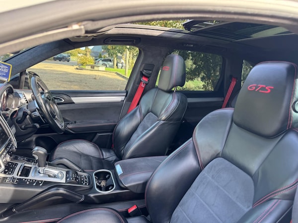 Used Porsche Cayenne 2015 for sale - 75977891: Photo 31