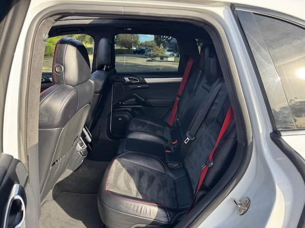 Used Porsche Cayenne 2015 for sale - 75977891: Photo 35