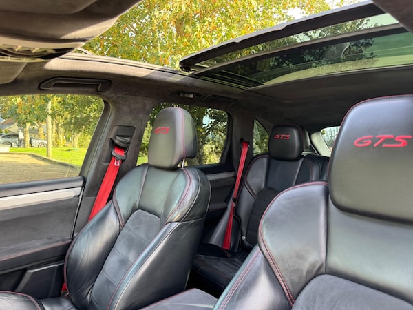 Used Porsche Cayenne 2015 for sale - 75977891: Photo 4