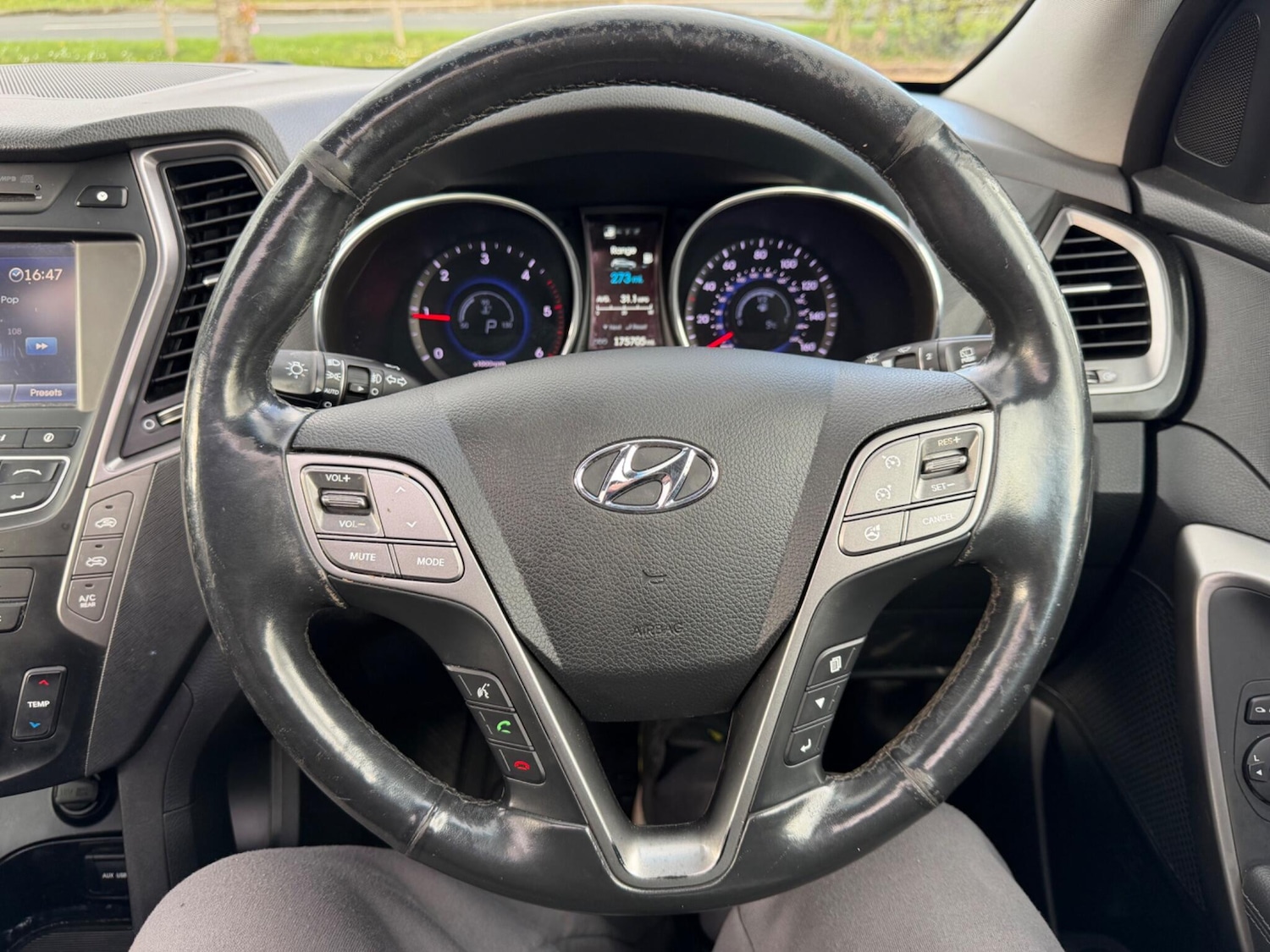 Used Hyundai Santa Fe for sale - 78214734: Photo 10