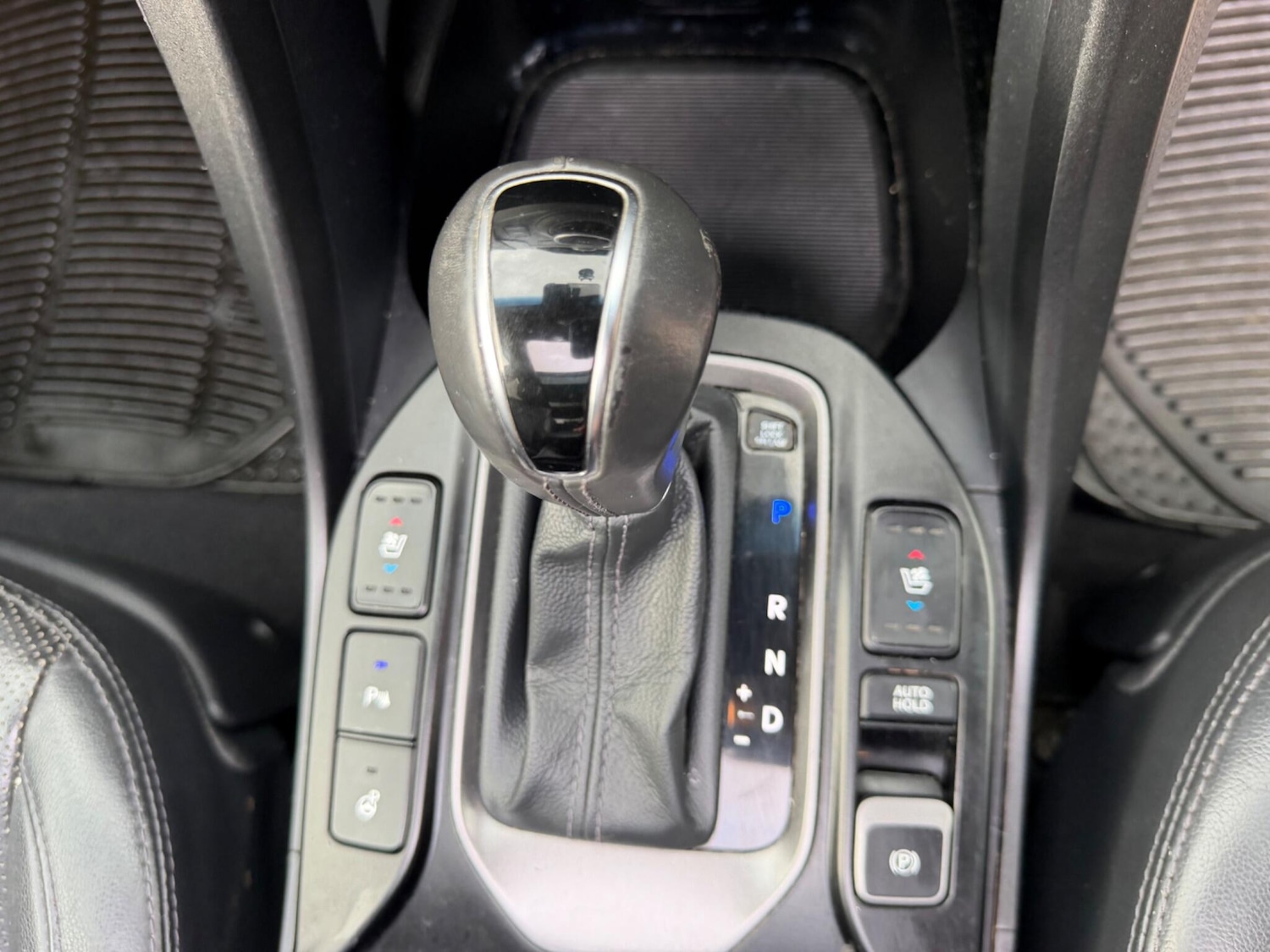 Used Hyundai Santa Fe for sale - 78214734: Photo 4