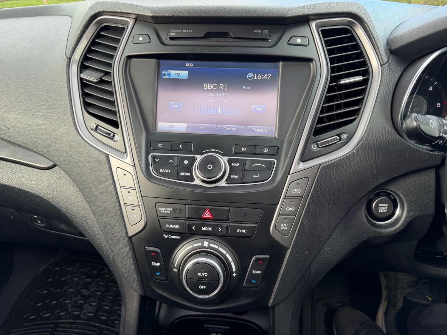 Used Hyundai Santa Fe for sale - 78214734: Photo 8