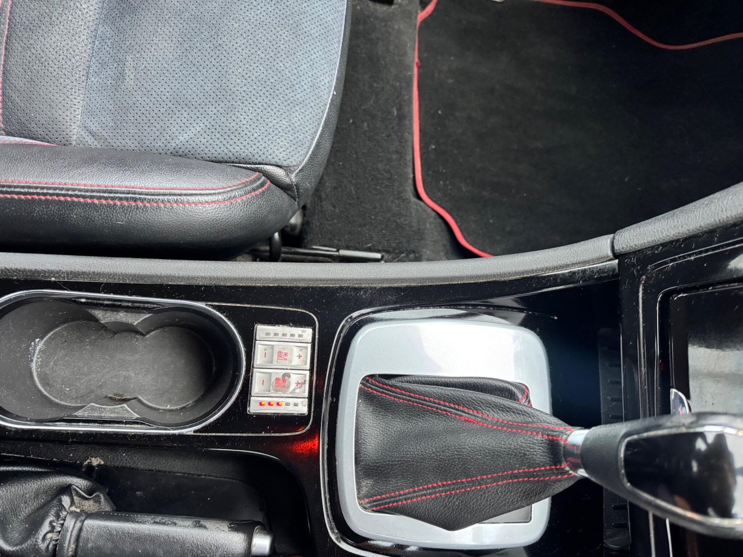 Used Ford Mondeo 2010 for sale - 77306133: Photo 34