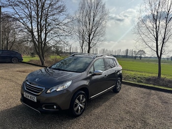 Used Peugeot 2008 2014 for sale - 76989458: Photo