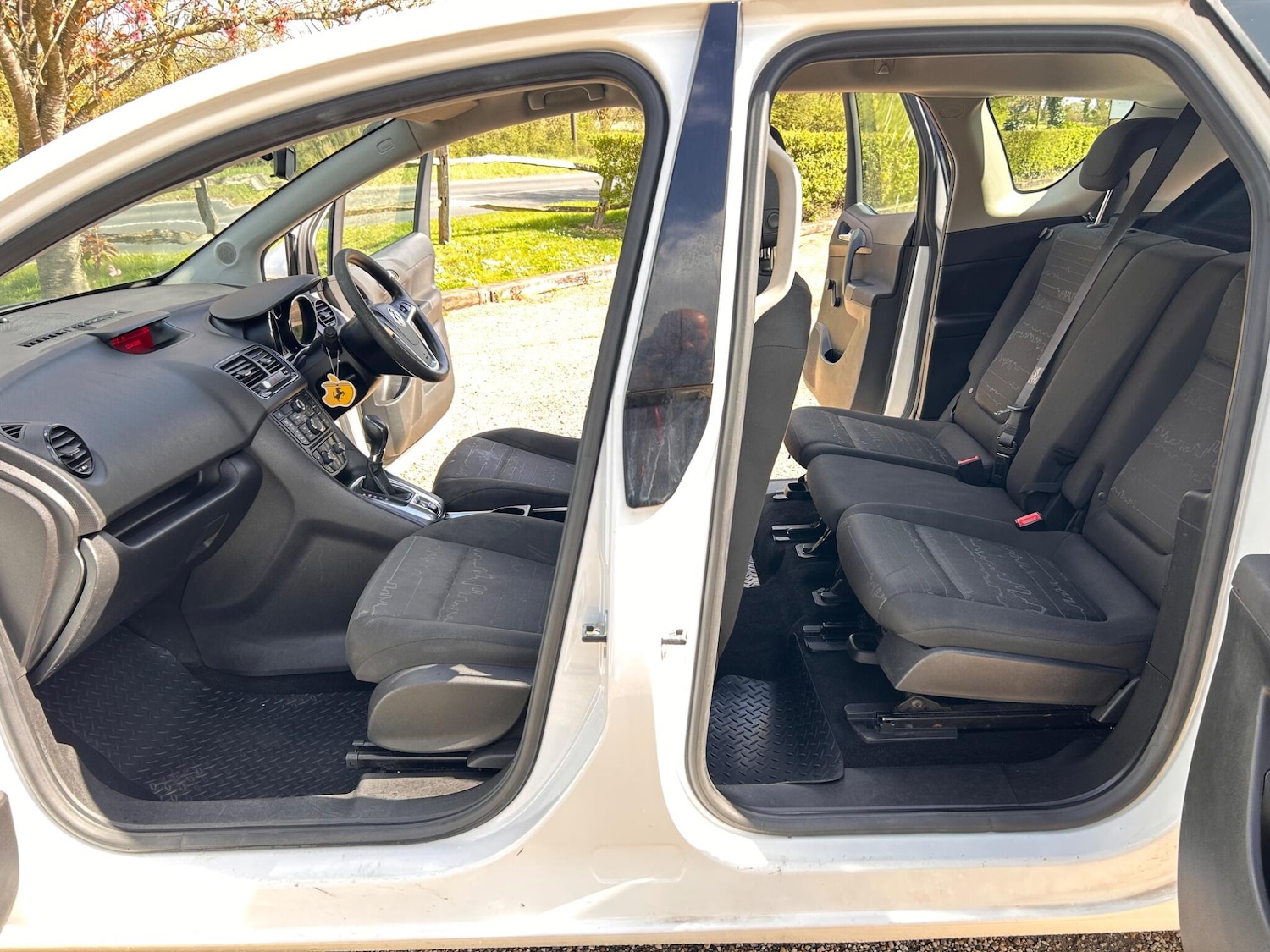 Used Vauxhall Meriva 2014 for sale - 78220312: Photo 12