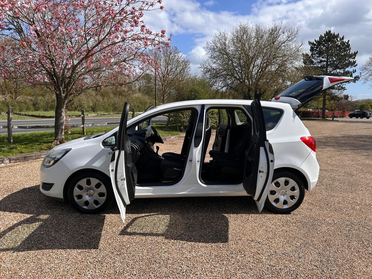 Used Vauxhall Meriva 2014 for sale - 78220312: Photo 27