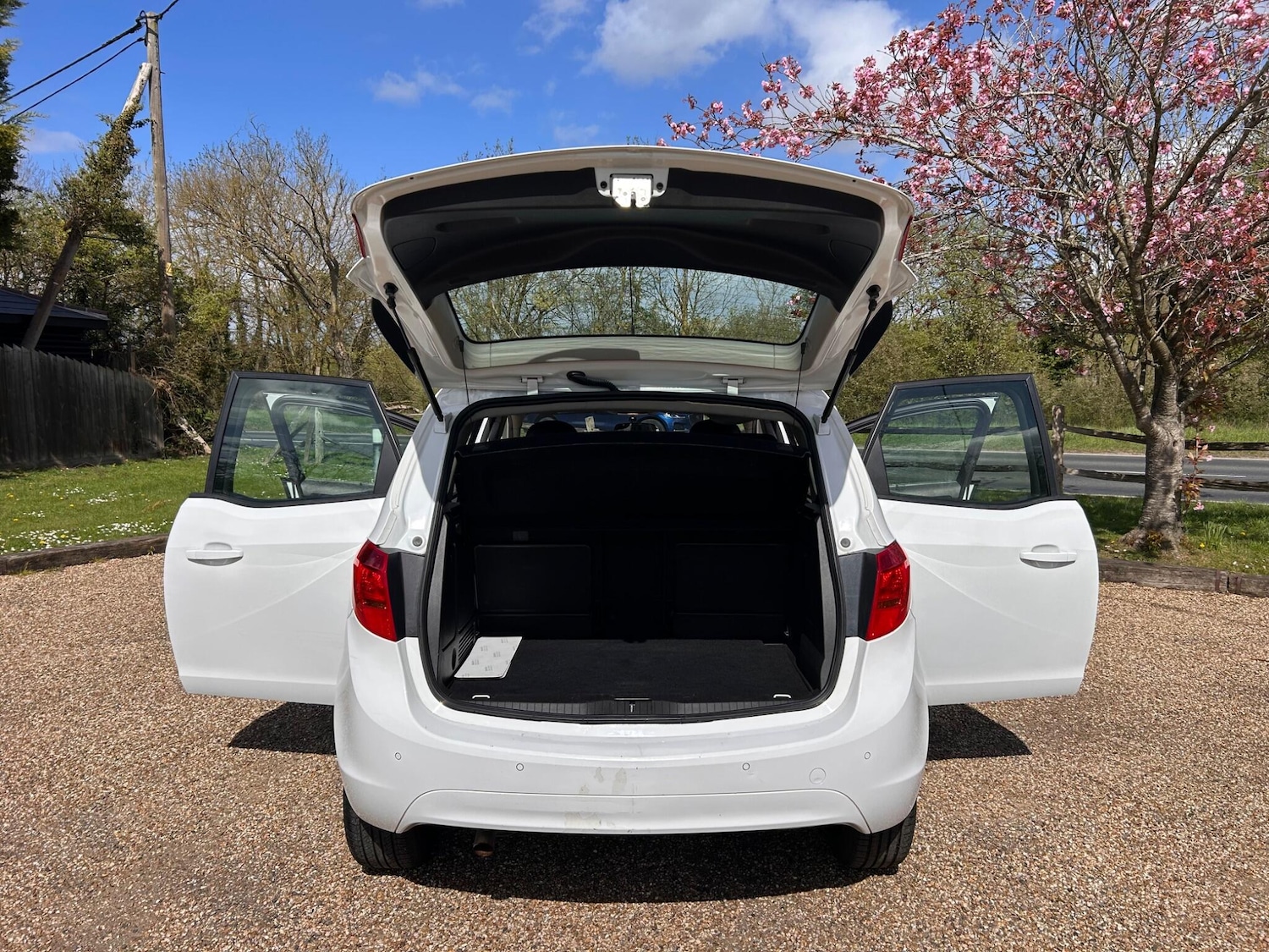 Used Vauxhall Meriva 2014 for sale - 78220312: Photo 29