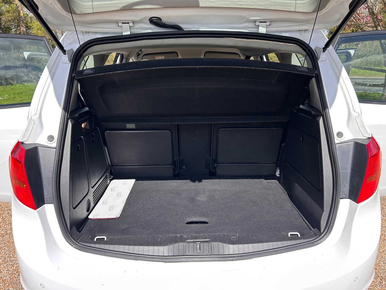 Used Vauxhall Meriva 2014 for sale - 78220312: Photo 30