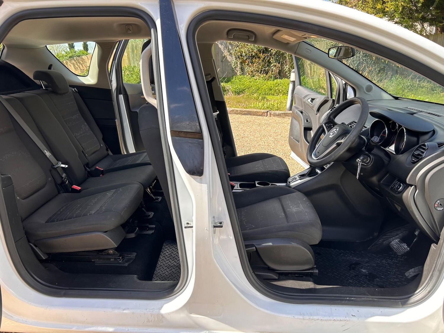 Used Vauxhall Meriva 2014 for sale - 78220312: Photo 33