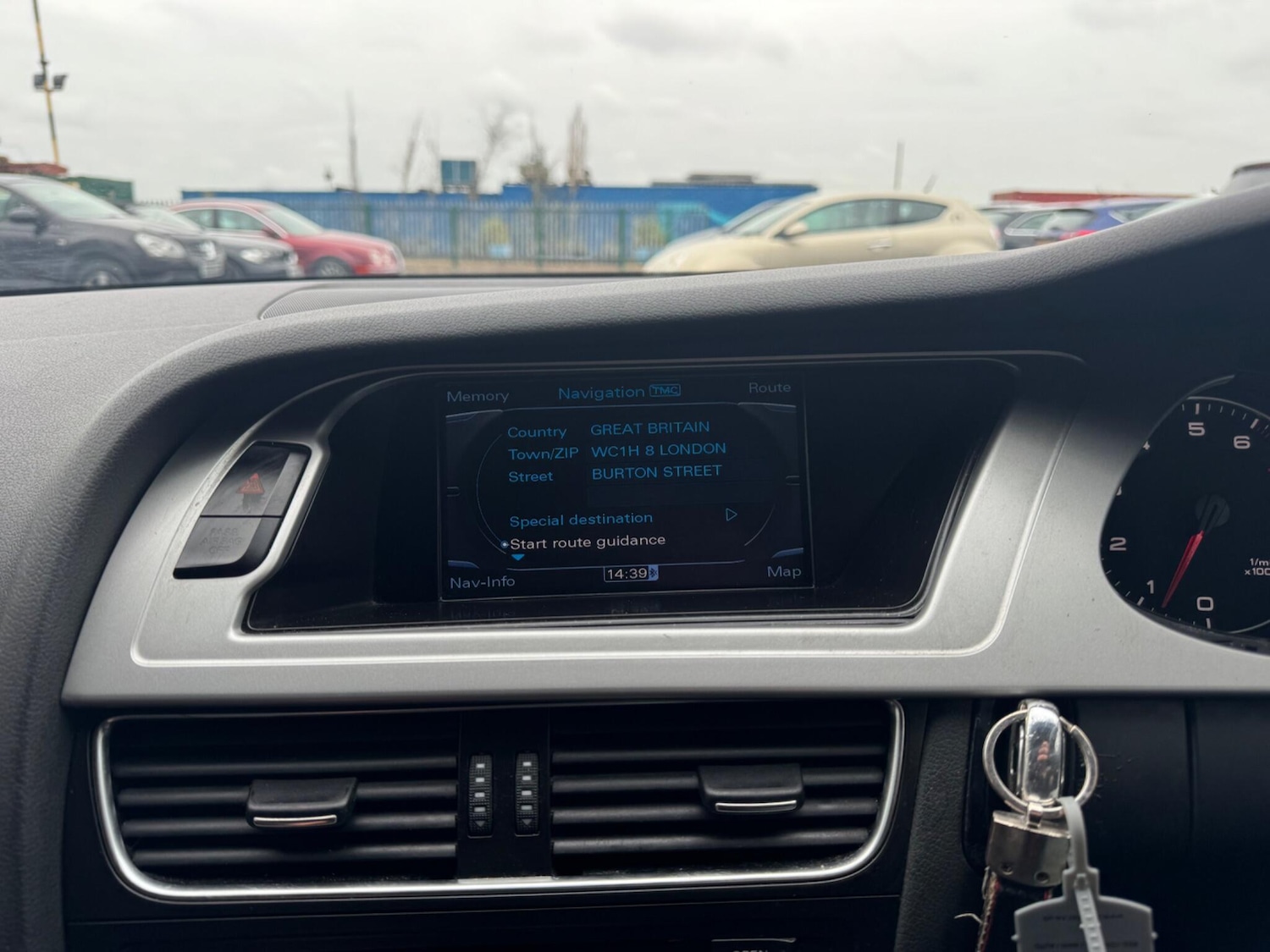 Used Audi A4 2011 for sale - 77598390: Photo 11