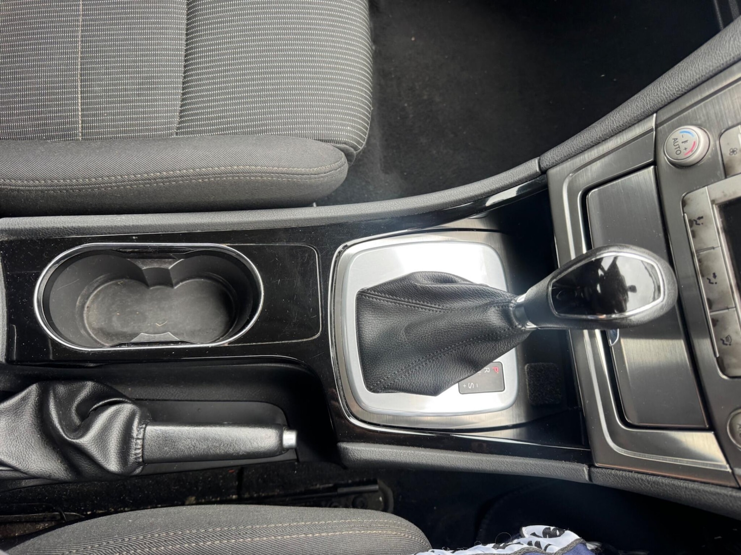 Used Ford Mondeo 2010 for sale - 77632970: Photo 9