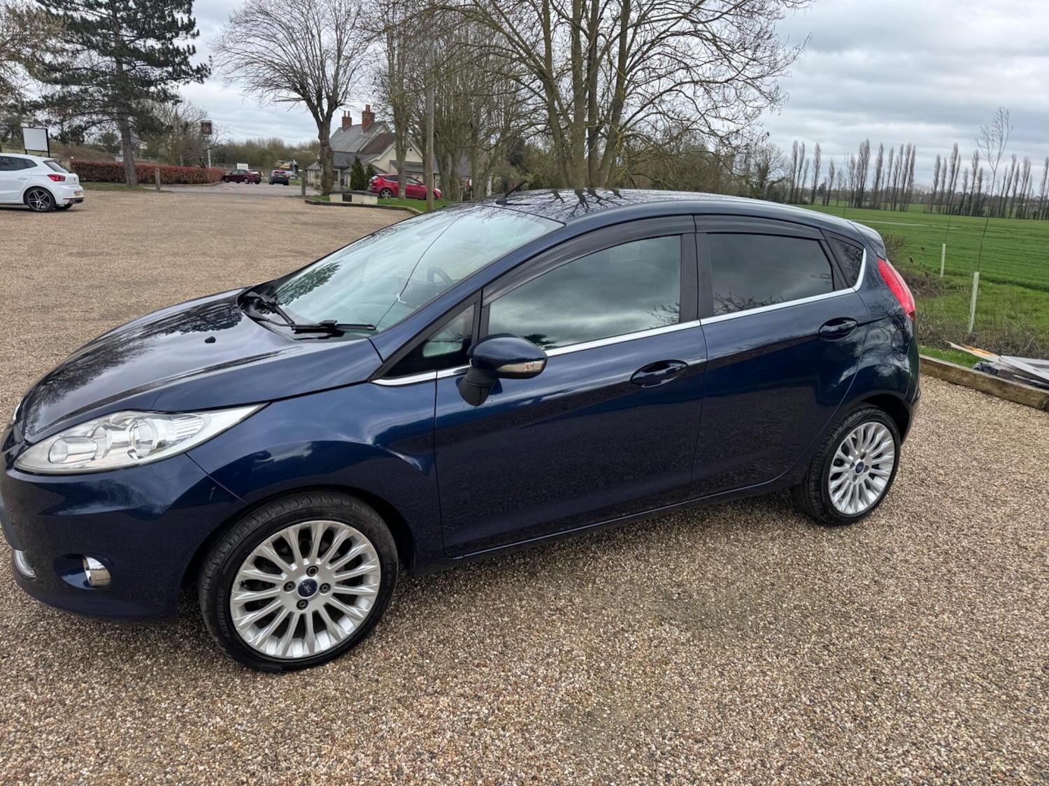 Used Ford Fiesta 2011 for sale - 78007645: Photo 2