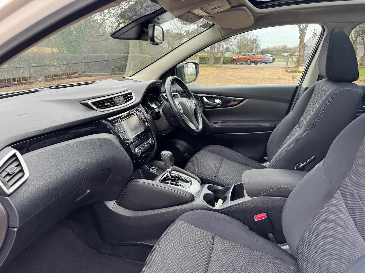 Used Nissan Qashqai 2017 for sale - 76965566: Photo 17