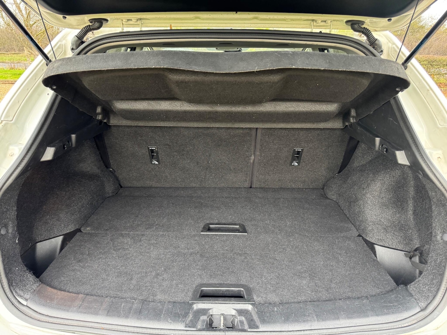 Used Nissan Qashqai 2017 for sale - 76965566: Photo 32