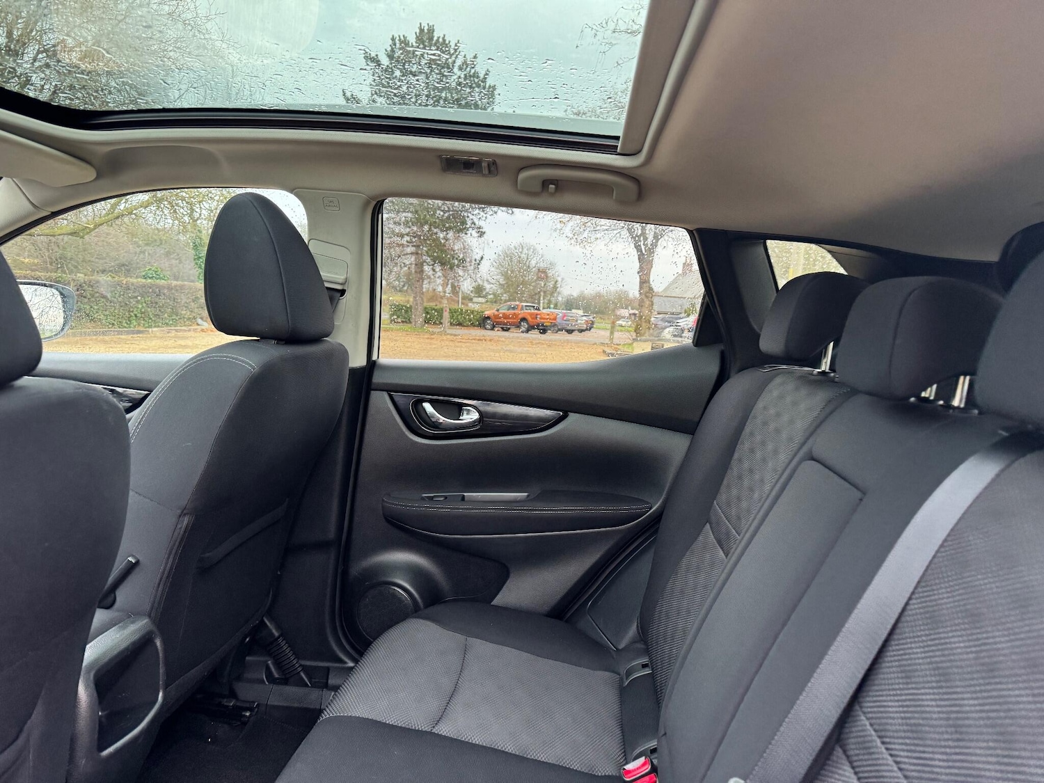 Used Nissan Qashqai 2017 for sale - 76965566: Photo 33