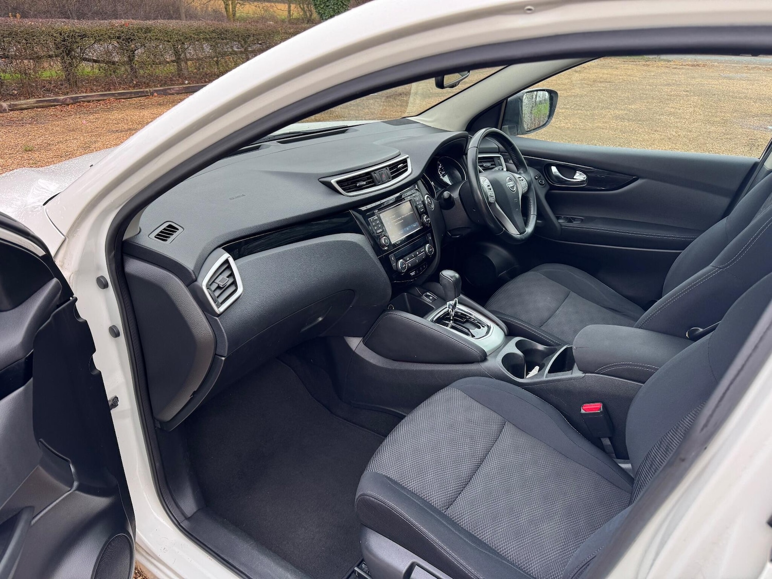 Used Nissan Qashqai 2017 for sale - 76965566: Photo 35