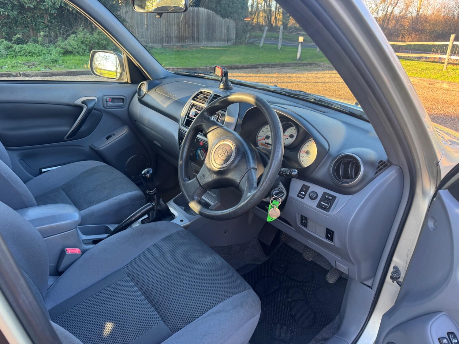 Used Toyota RAV4 2003 for sale - 76759730: Photo 16