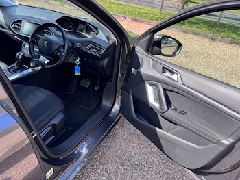 Used Peugeot 308 2017 for sale - 78600632: Photo