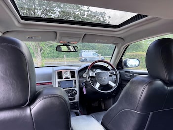 Used Chrysler 300C 2010 for sale - 78809565: Photo
