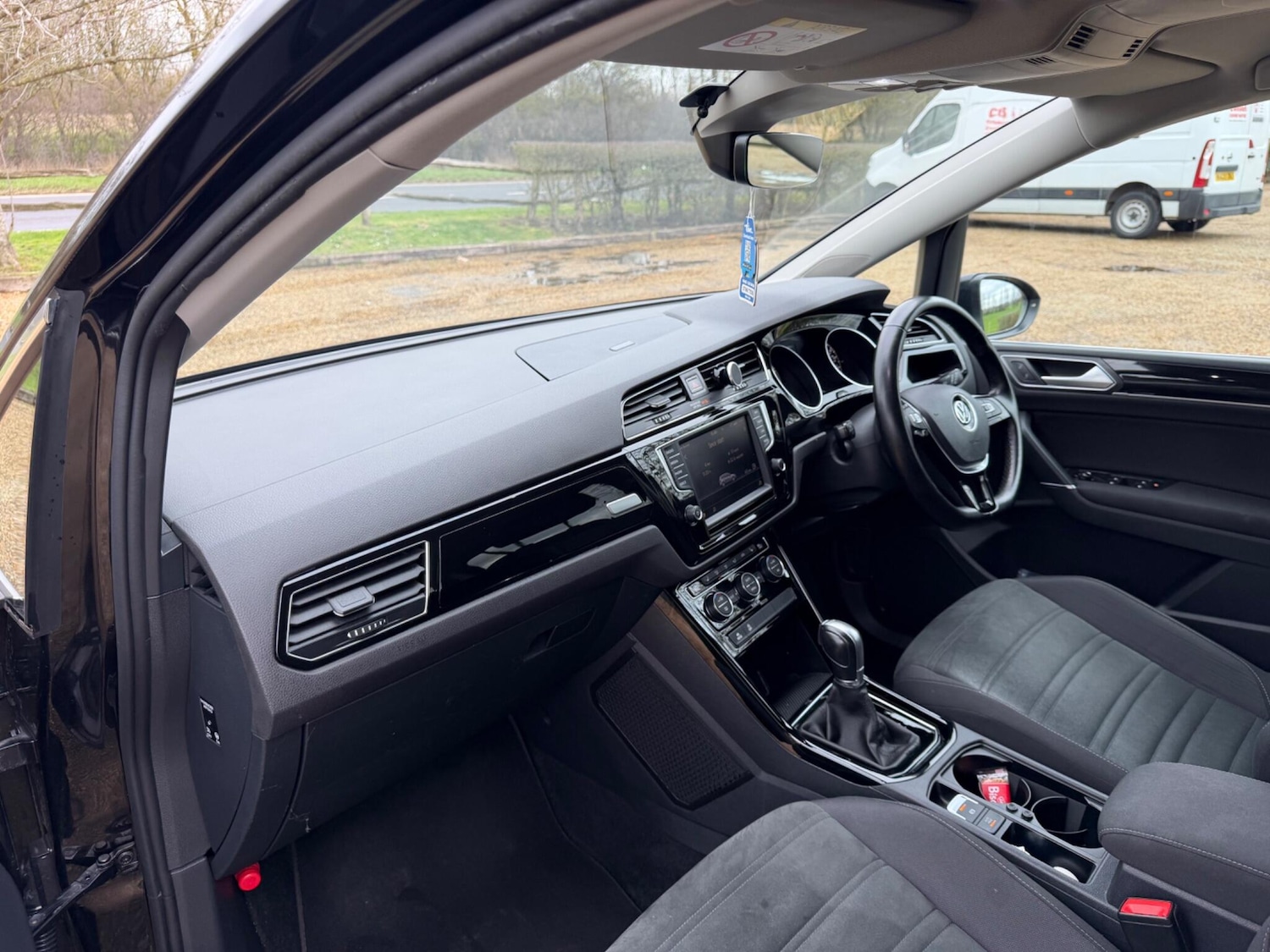 Used Volkswagen Touran 2023 for sale - 77633212: Photo 9