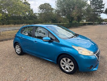 Used Peugeot 208 2012 for sale - 75634970: Photo