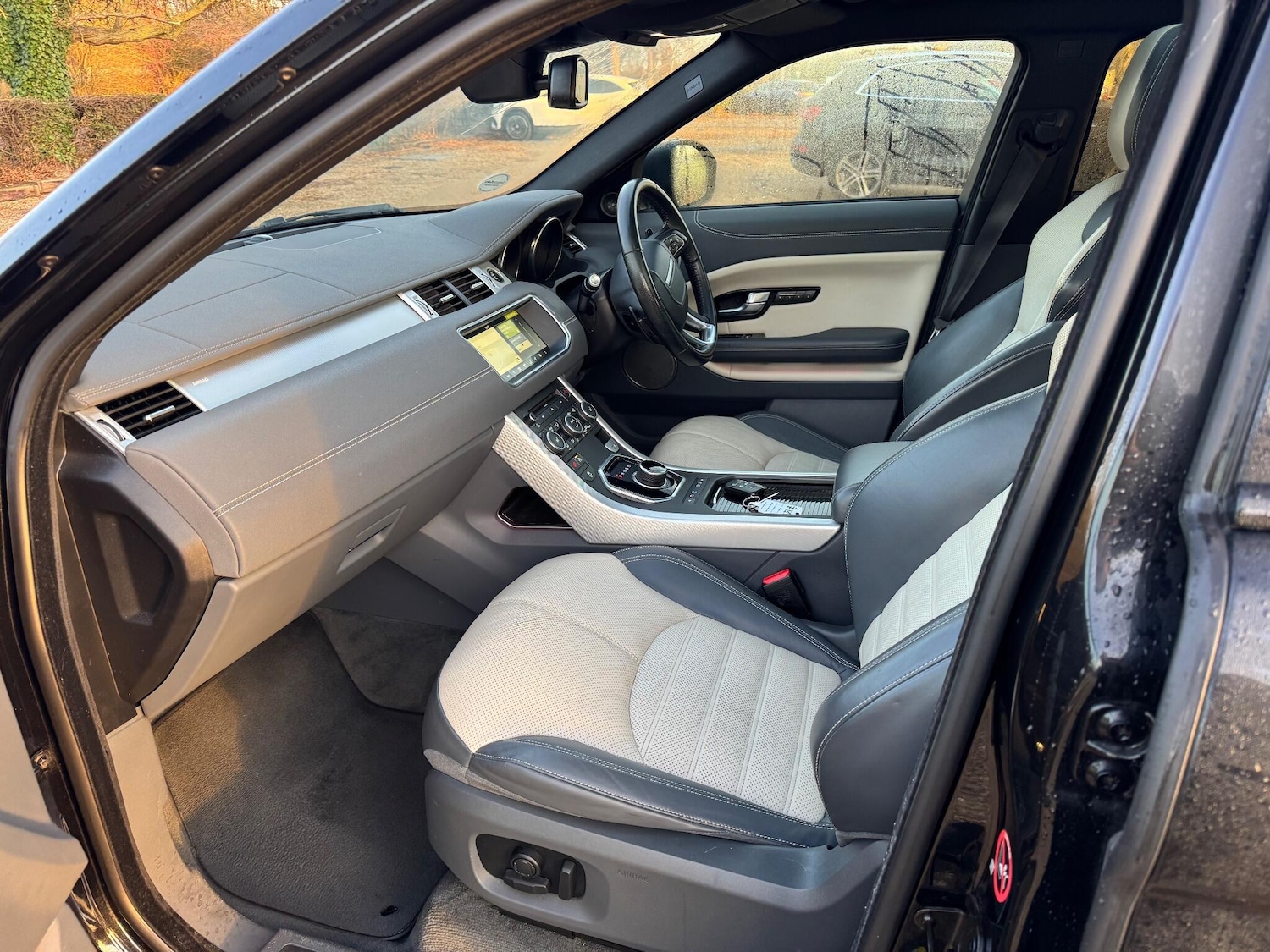 Used Land Rover Range Rover Evoque 2016 for sale - 76936710: Photo 2