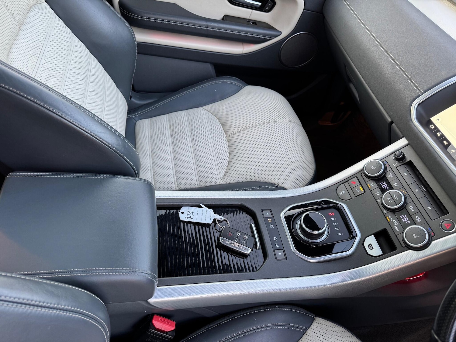 Used Land Rover Range Rover Evoque 2016 for sale - 76936710: Photo 31