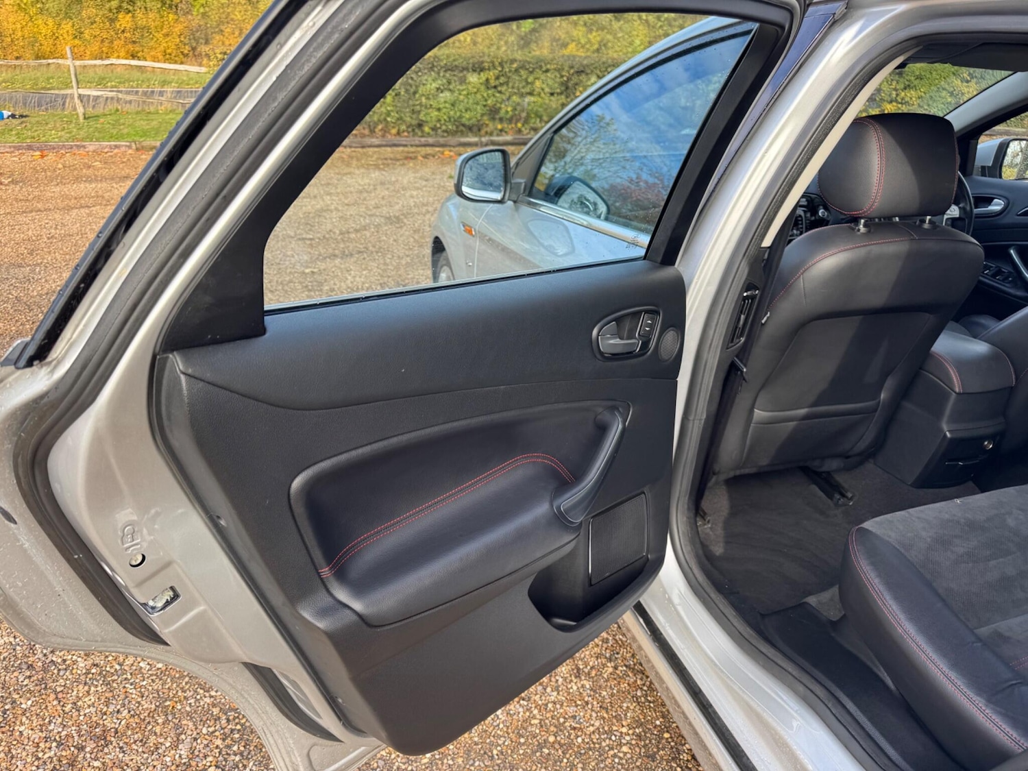 Used Ford Mondeo 2010 for sale - 76361098: Photo 27