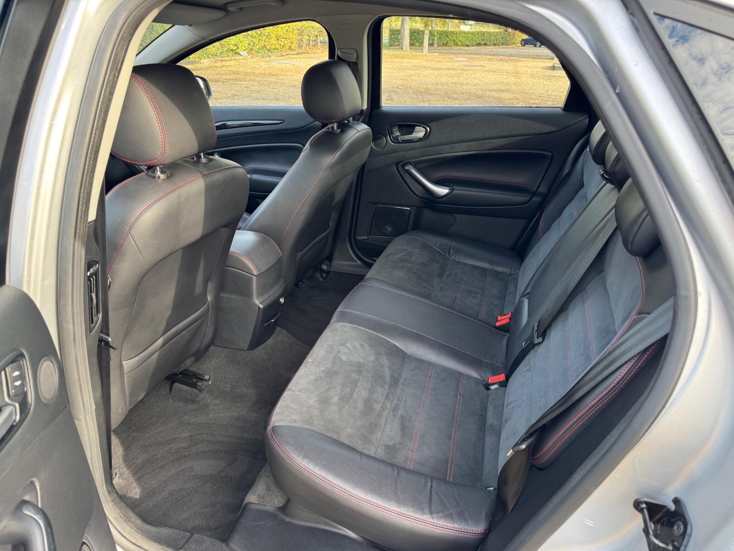 Used Ford Mondeo 2010 for sale - 76361098: Photo 4
