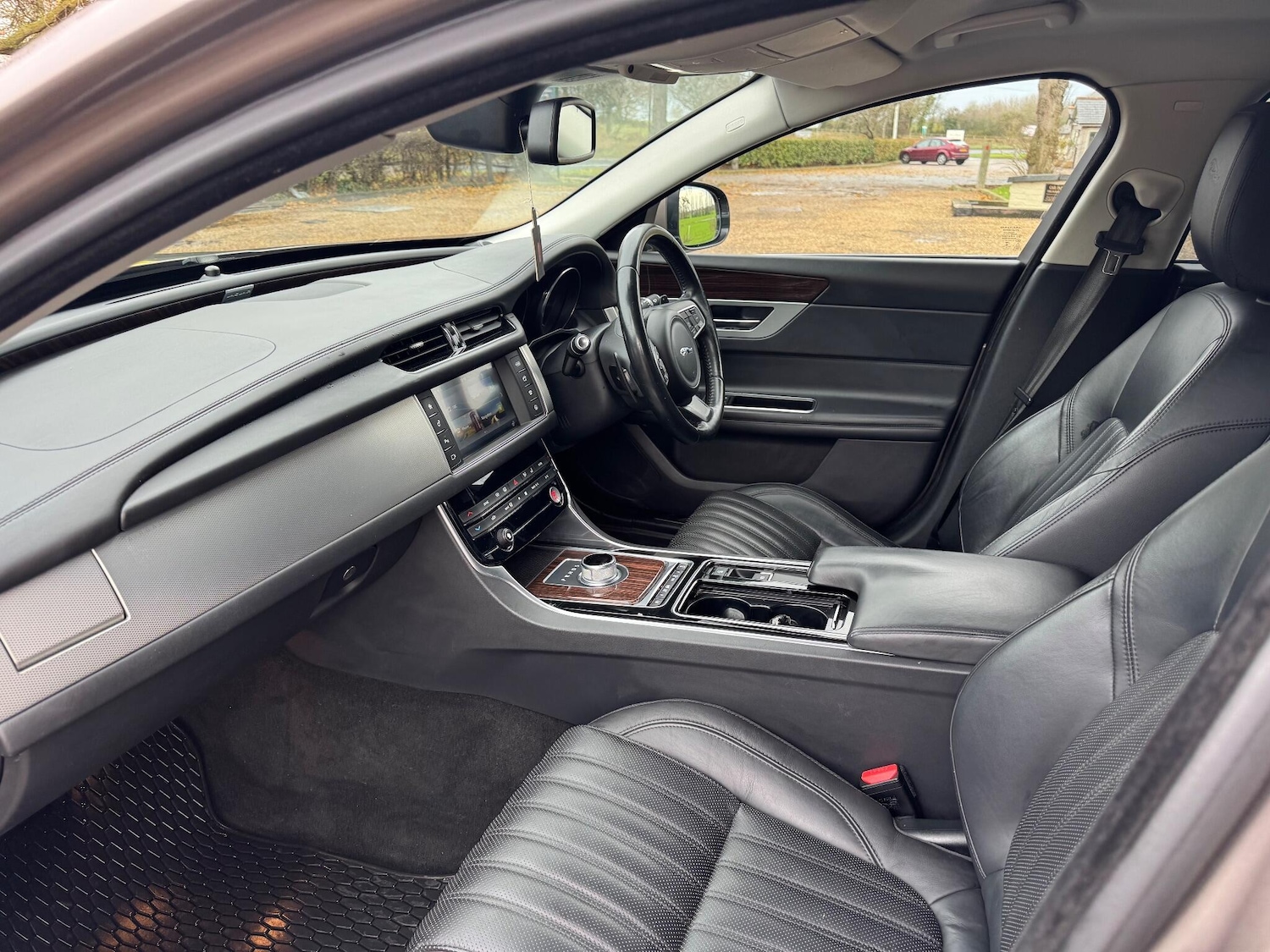 Used Jaguar XF 2016 for sale - 76887026: Photo 22