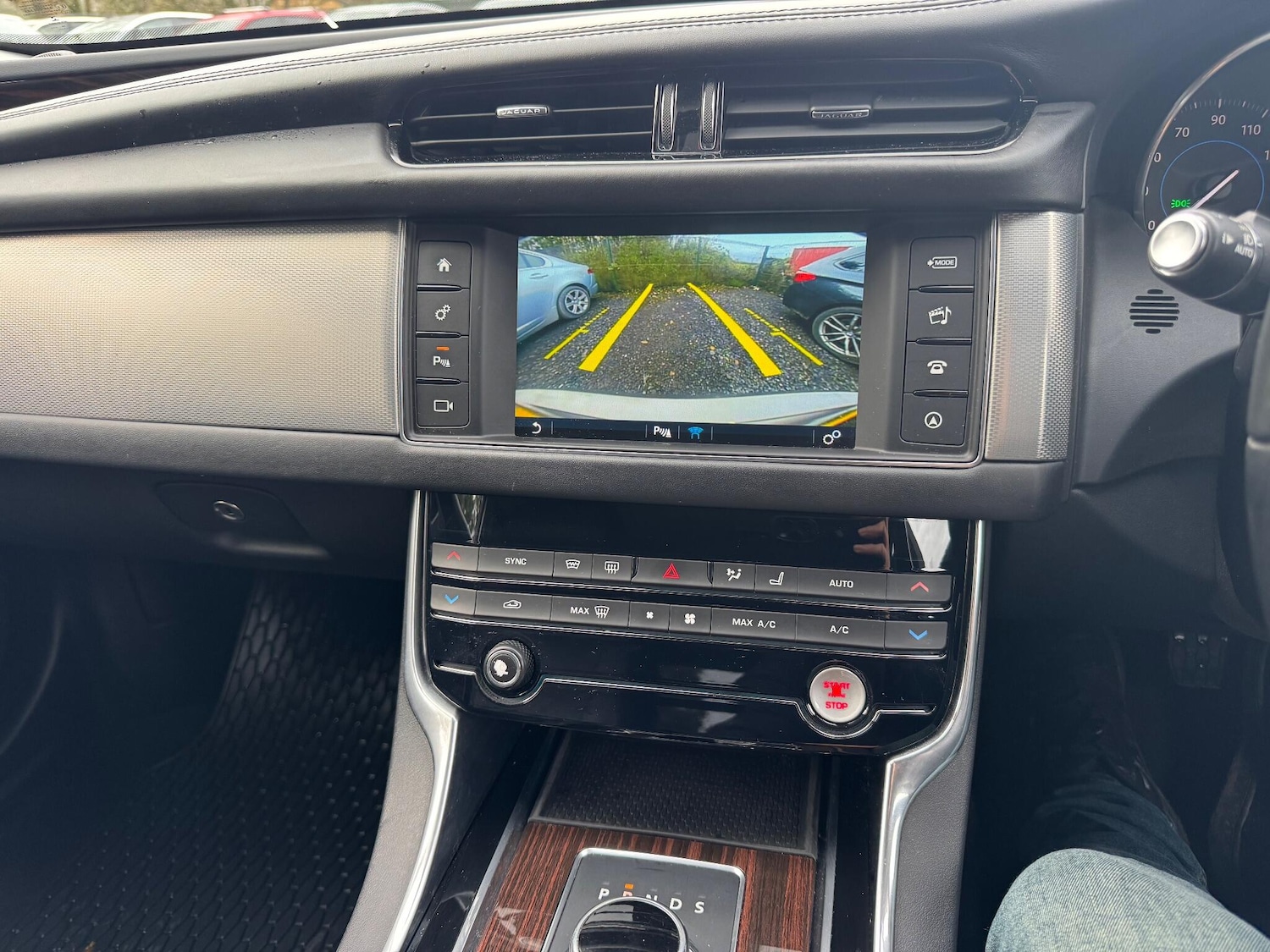 Used Jaguar XF 2016 for sale - 76887026: Photo 5