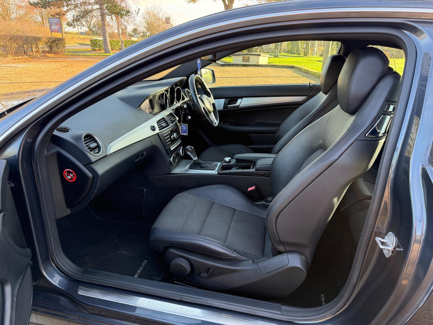 Used Mercedes-Benz C Class 2013 for sale - 76936437: Photo 2