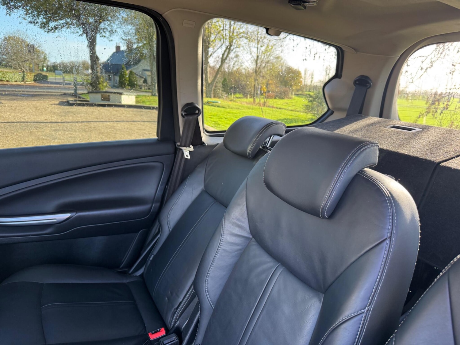 Used Ford Galaxy 2011 for sale - 76997409: Photo 11